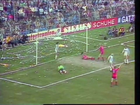 MONCHENGLADBACH - HAMBOURG - 1982 - SAISON 1981/1982 -