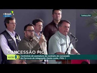 Bolsonaro faz 'ultimato' a Barroso e Moraes: “Curvem-se à Constituição"