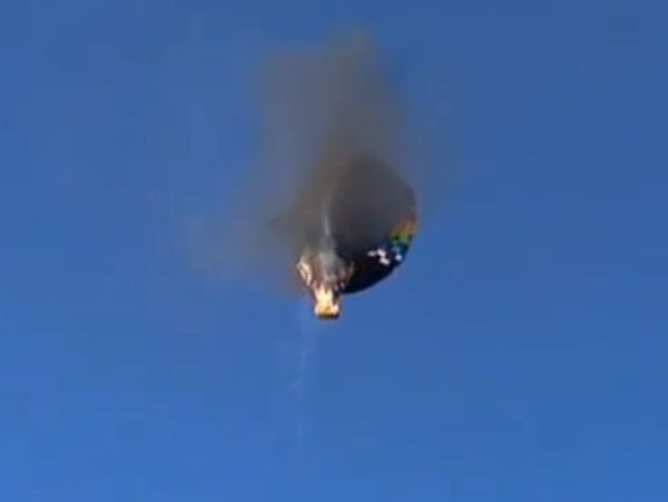 Horror in brasilien: brennender heißluftballon stürzt ab