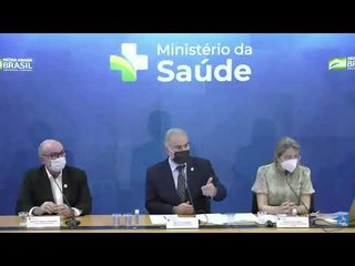 Queiroga se enrola ao tentar explicar 'evidências científicas' para não vacinar adolescentes