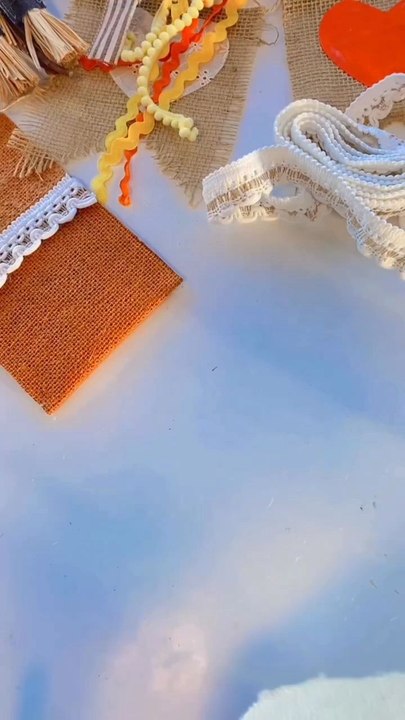 DIY Cutlery Holder via: @lainytavaresAdd a touch of creativity to your dining space with this easy DIY cutlery holder! Perfect for organizing forks, spoons, and knives, it’s a stylish and functional addition to any kitchen or dining table.