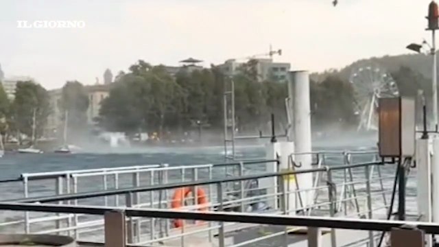 Crolla la ruota panoramica di Lecco: il video impressionante