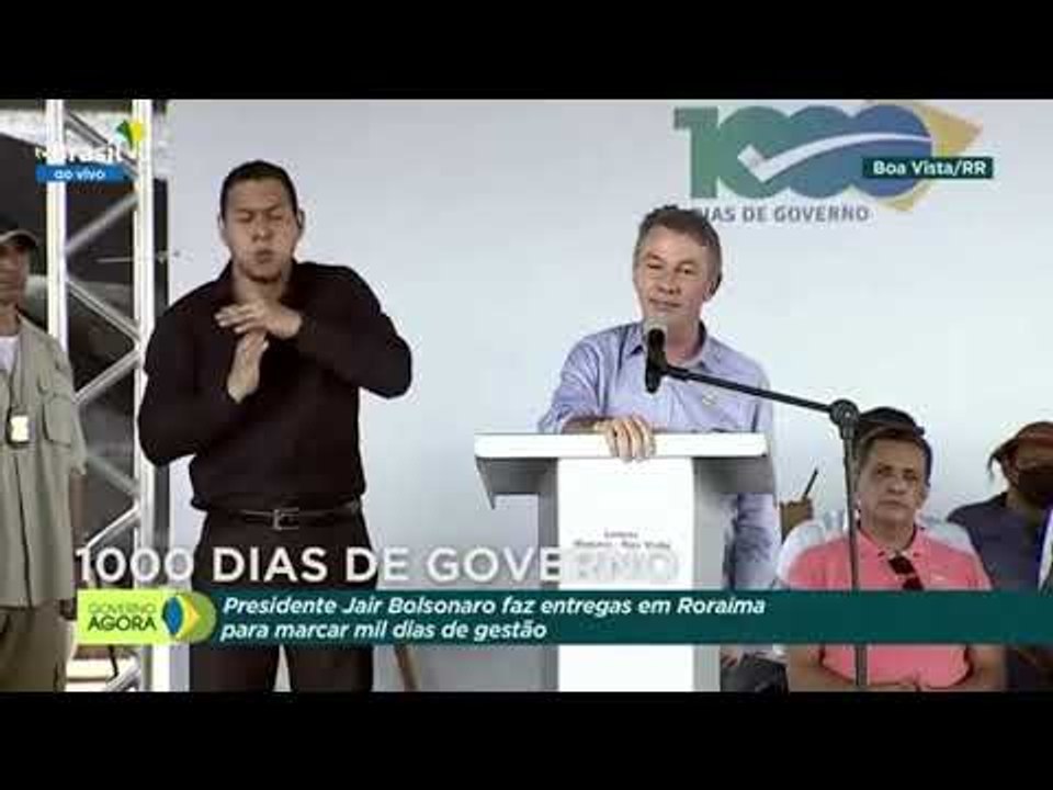 "Levanta aí, Pazuello"