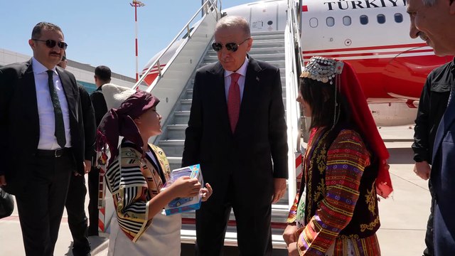 Cumhurbaşkanı Recep Tayyip Erdoğan, Azerbaycan Cumhurbaşkanı Aliyev ile bir araya geldi