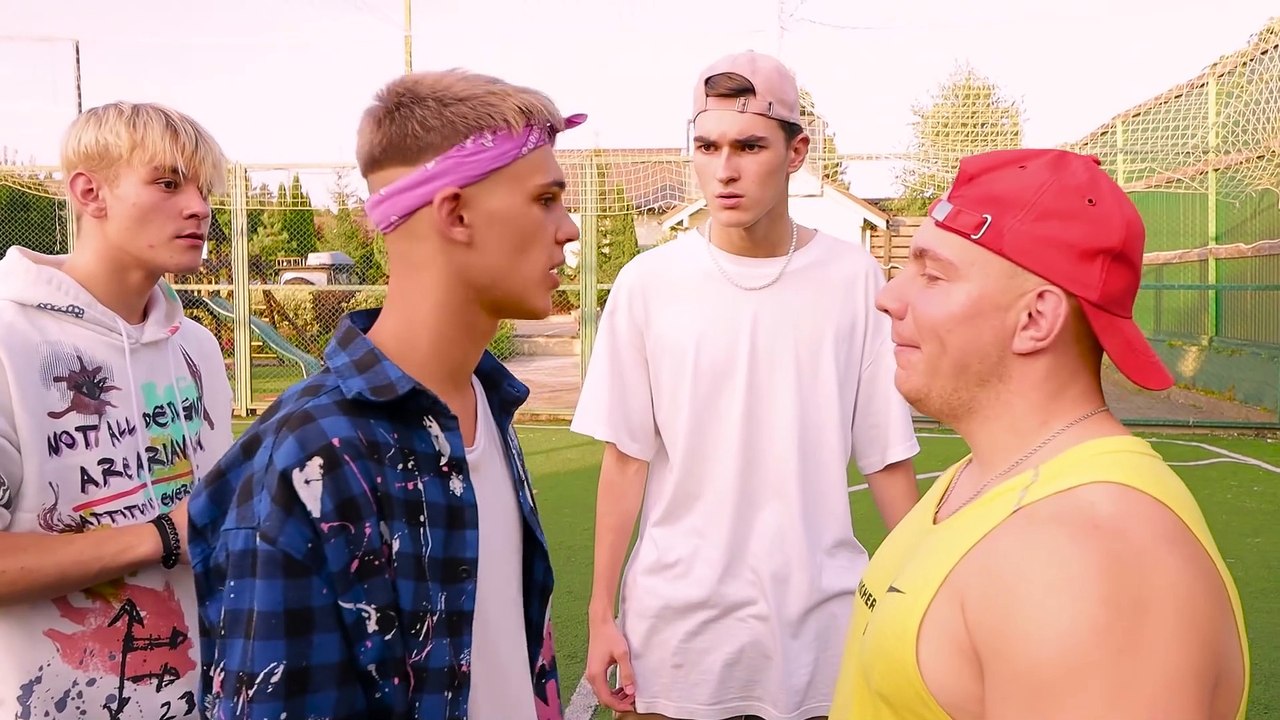 Hulk VS Puzzle! Angie sucht sich auf dem Campus einen Freund aus | Serie 3