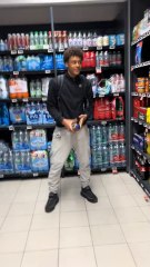 from friends to strangers in 2 seconds