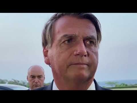 Bolsonaro critica projeto sobre absorventes: É para desgastar