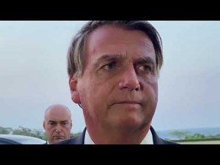 Bolsonaro critica projeto sobre absorventes: "É para desgastar"