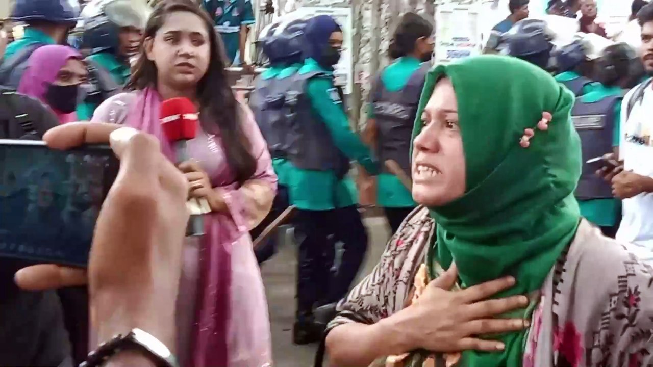 এ সরকার কে আমরা বসিয়েছি আমাদের সনদ না দিয়ে দেশ পরিচালনা করতে পারবেনা