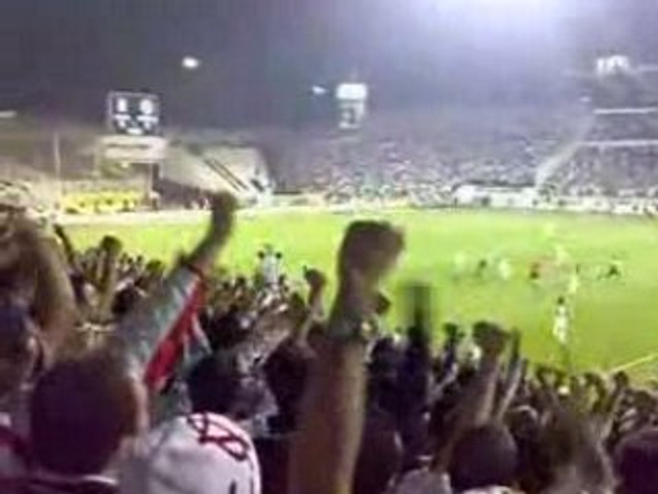 Ambiance Besiktas-Fenerbahce | yumruklar havaya |