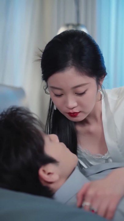 😳 Rural Girl Pulled Down CEO’s Pants—He Fell for Her at First Sight & Married Her Instantly 💍❤️