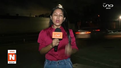 ¡VIENTO DERRIBÓ DOS POSTES EN SCZ!