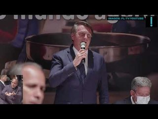 Entre investigados e expoentes do Centrão, Bolsonaro diz: "Estou me sentindo em casa"