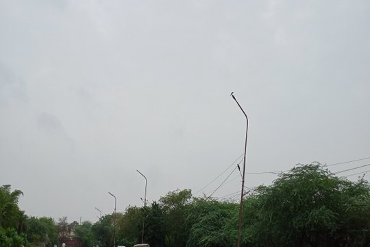 Rajasthan Weather : जयपुर में आज सवेरे भी बादल छाए, मौसम का मिजाज सुहाना