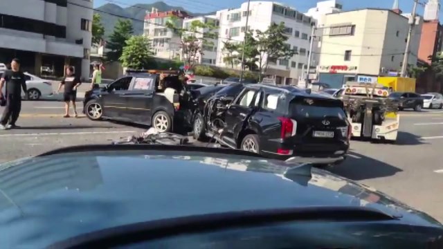 대구 앞산순환로서 6중 추돌...6명 부상 / YTN