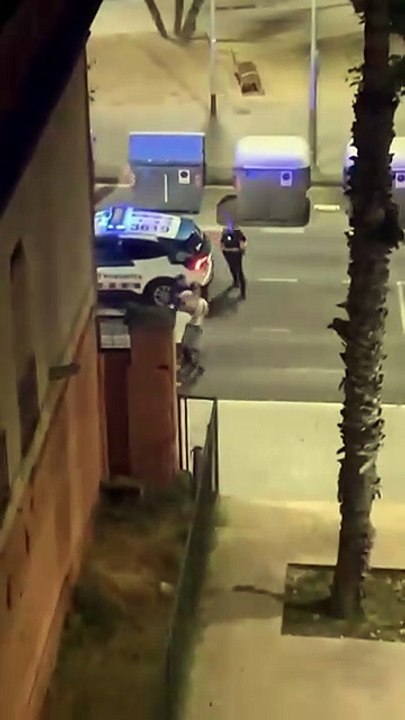 La detención de un hombre en los Jardines de Can Toda, en L'Hospitalet