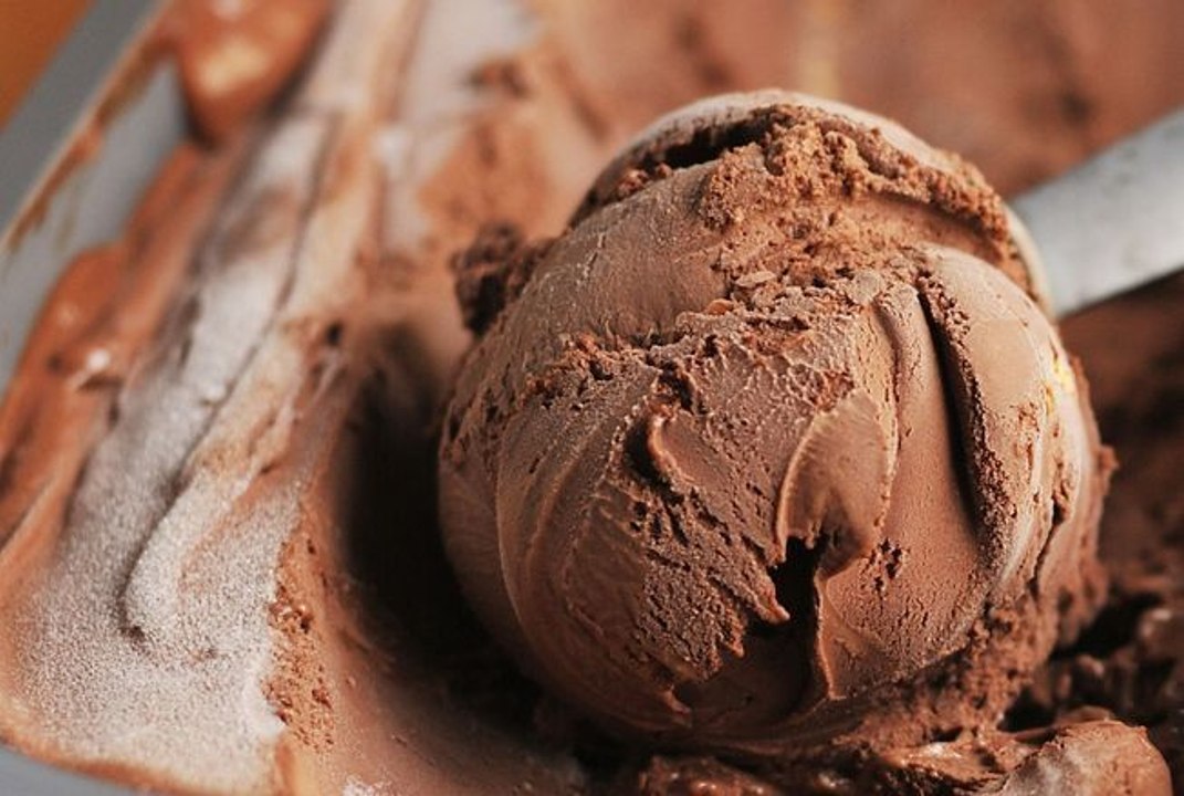 Cette glace au chocolat est la meilleure au supermarché, selon Yuka, notée 75/100, elle est jugée « excellente »