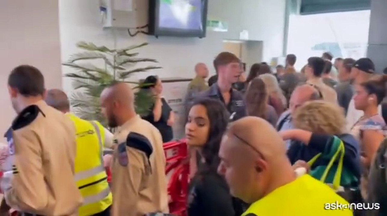 Missili dall'Iran, a Tel Aviv abitanti si rifugiano nella stazione