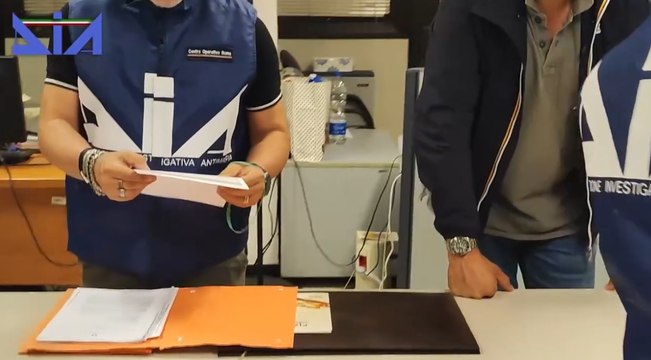 Pomezia, estorsioni mafiose a imprenditore edile: 8 arresti (23.06.25)