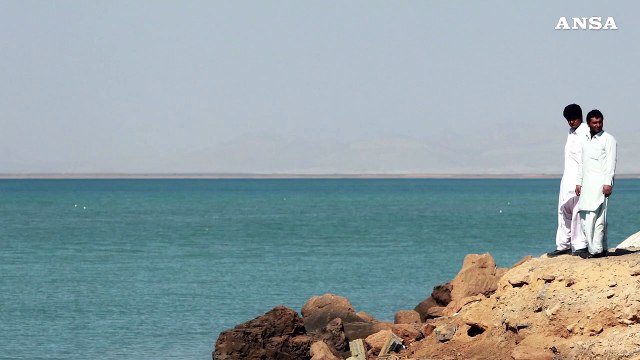 Stretto di Hormuz, a chi conviene chiudere la porta di petrolio e gas?