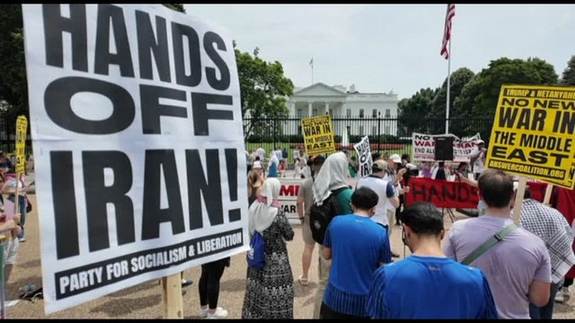 Proteste anti Trump davanti alla Casa Bianca e a New York