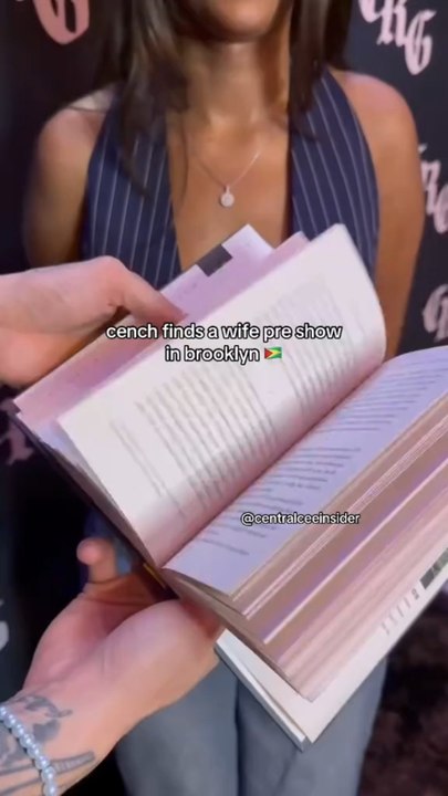 Central Cee tombe amoureux en séance de dédicace 😯