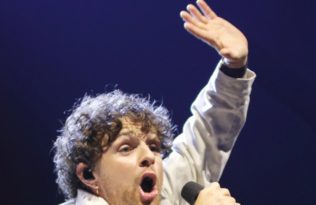 Tom grennan: er musste sich am kiefer operieren lassen