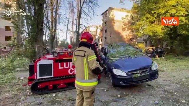 Guerra in Ucraina, operazioni di soccorso a Kiev dopo l'attacco russo avvenuto nella notte