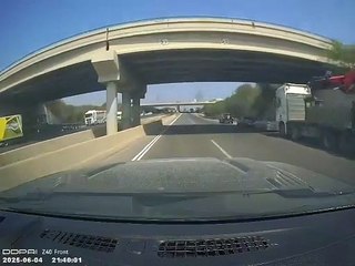 Araç kamerası İsrail'in Aşdod kentindeki büyük patlamayı görüntüledi