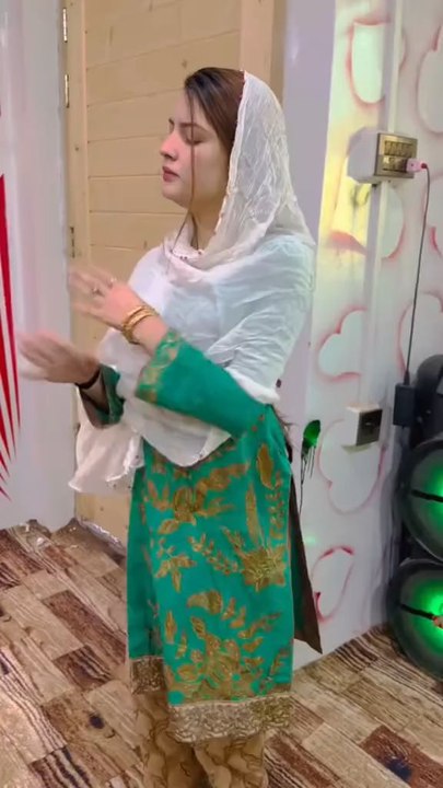 Baddie Girls Showing Off Their Best Dance Moves 💋🔥 Stunning Girls Dancing to Trending Beats 2025