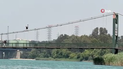 Adana'da yürekleri ağza getiren görüntüler! Gençlerin tehlikeli oyunu kameraya yansıdı!