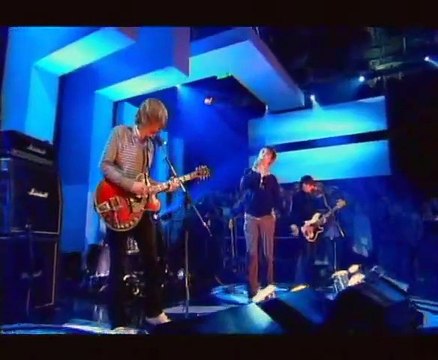Le groupe Babyshambles chante Fuck Forever en live