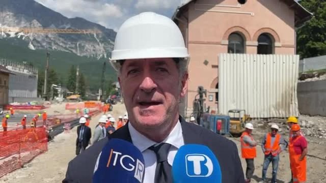 Olimpiadi Cortina, Zaia visita il cantiere che riqualifica l'ex stazione ferroviaria: «L'intervento più iconico»