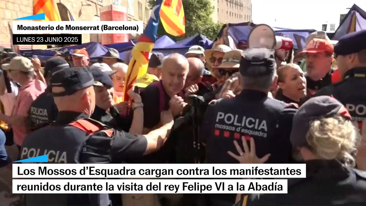 Tensión entre los Mossos y los manifestantes du...