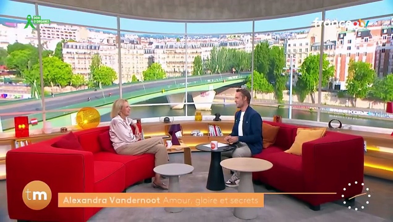 Alexandra Vandernoot garde des souvenirs mitigés de ce tournage avec un célèbre réalisateur, ce film est pourtant devenu culte !Alexandra Vandernoot dans "Télématin"