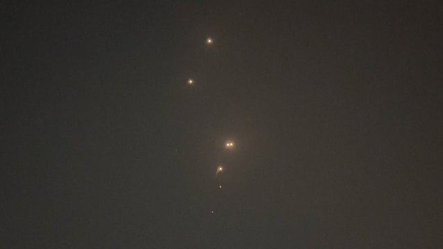 Testigos graban los misiles cruzando el cielo de Qatar