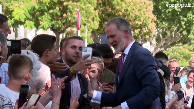 Los Reyes pasean por Badia del Vallès para celebrar el 50 aniversario de su fundación