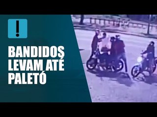 Em assalto no Rio, criminosos levam até paletó