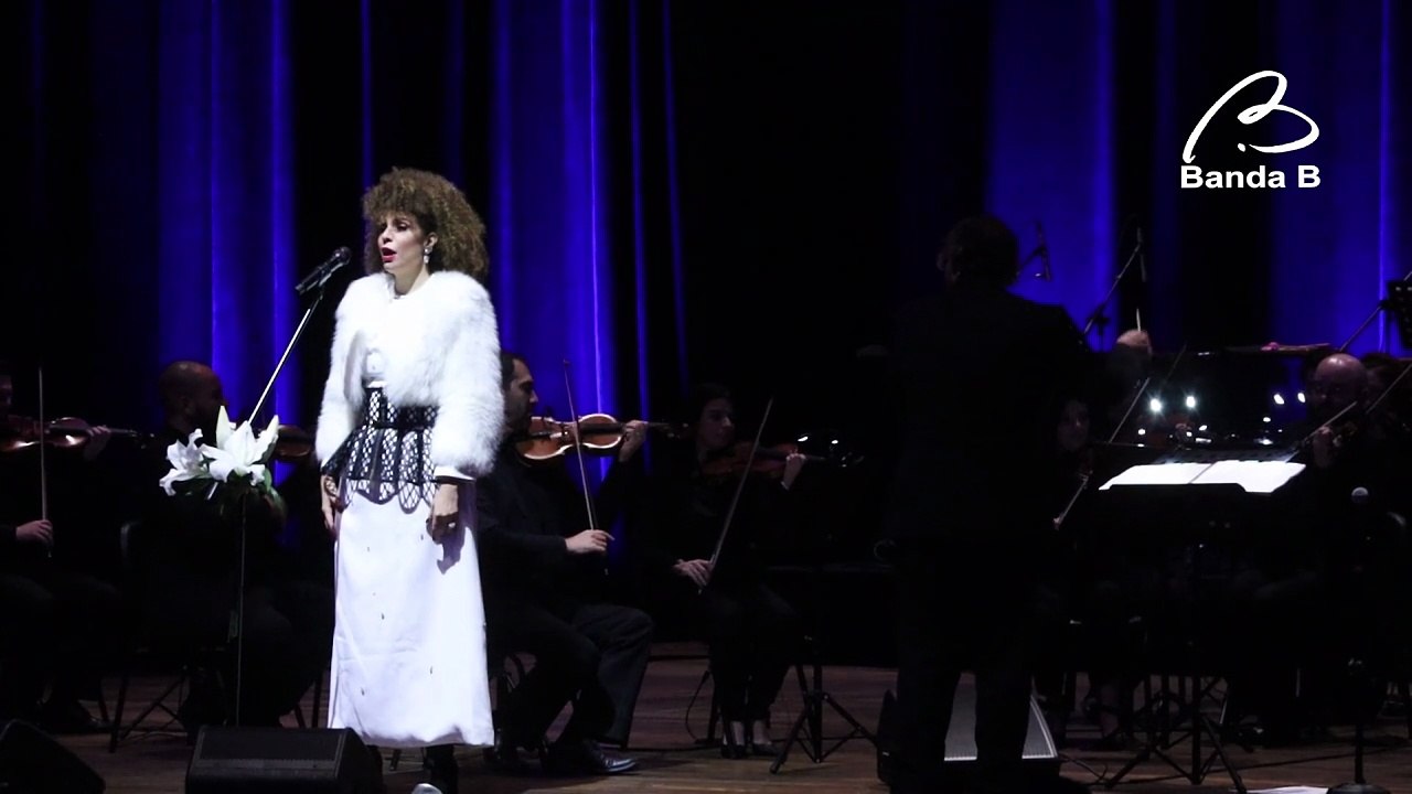 Vanessa da Mata canta “O mio babbino caro” em Curitiba