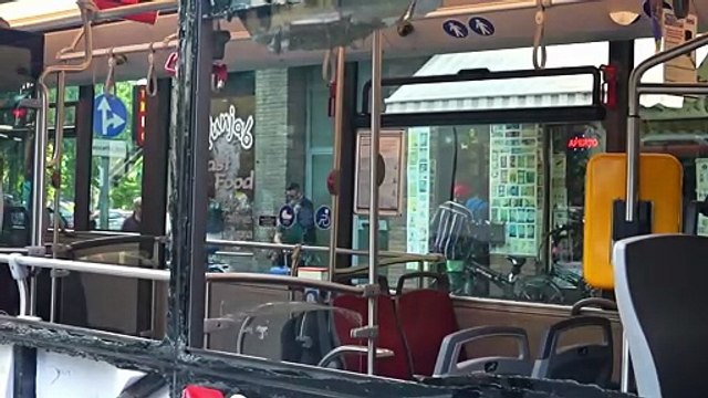 Scontro tra autobus e moto in viale Piave: 25enne gravissimo