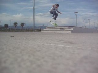 Presque nollie laser sur les trois marches
