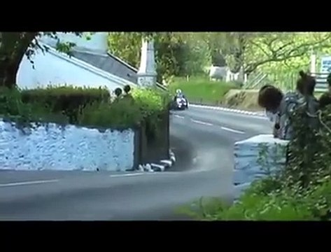 Isle Of Man TT 2010 ️Bottom Of Barregarrow Crazy Sidecar Racing