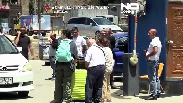 Fuggendo dagli attacchi aerei, gli iraniani cercano rifugio nei paesi vicini