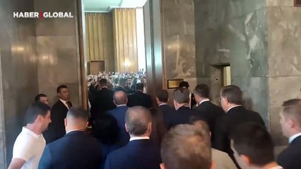 Özgür Özel grup toplantısına Muharrem İnce ile birlikte geldi