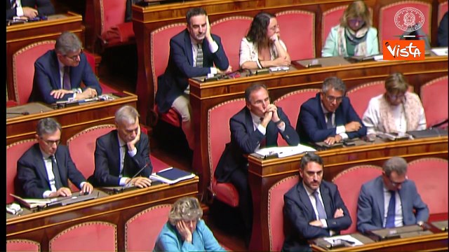 Meloni ironizza con Pirro (M5s): Vorrei tanto essere Giuseppe Conte, ma sono Giorgia Meloni