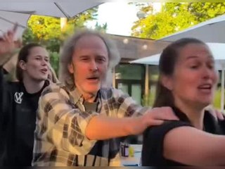 Vor der EM: Wolfgang Petry beschert DFB-Frauen einen Wahnsinnsabend