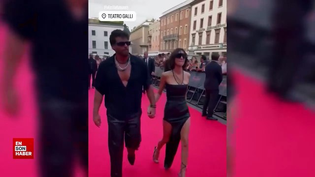 Can Yaman sevgilisi Sara Bluma ile kırmızı halıda yürüdü