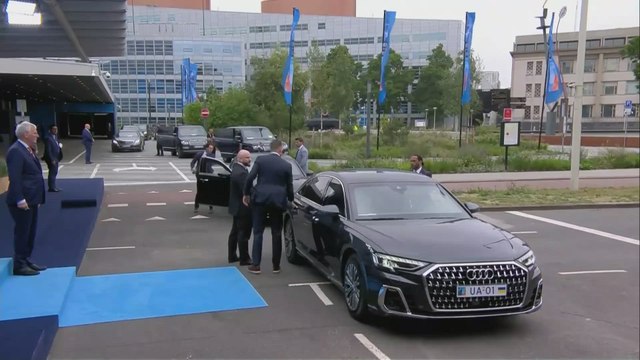 Zelenski Arrives at NATO Summit Defence Industry Forum