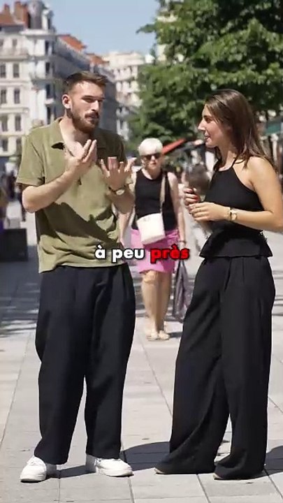 Sa RÉACTION est lunaire 😂