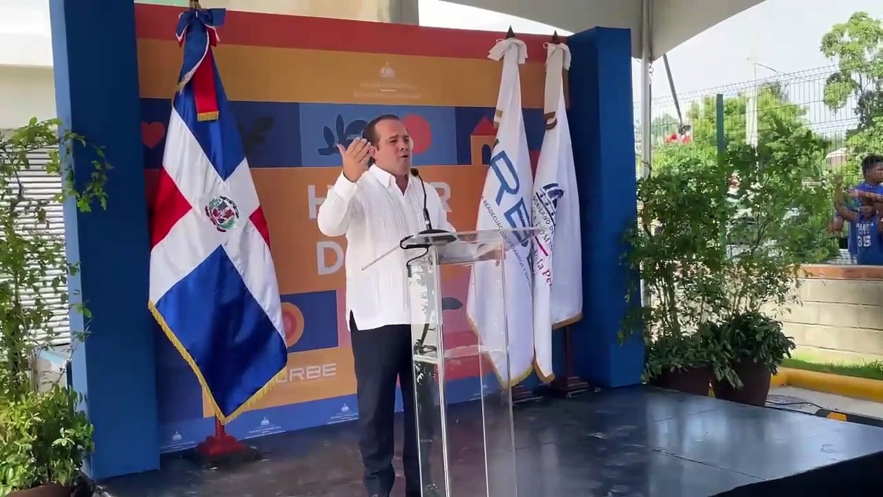 Ministro Paliza encabeza entrega de hogar de día para adultos mayores en el Nuevo Domingo Savio